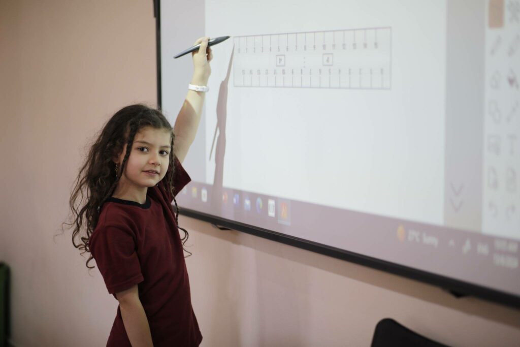 Stars College Student Learning in Classroom – School Education in Lebanon